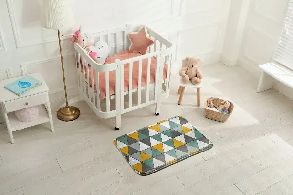 Kilimas Spalvoti trikampiai geometriniu principu