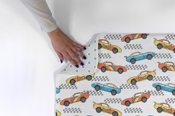 Modernus kilimas Lenktyniniai automobiliai ir šachmatų lenta