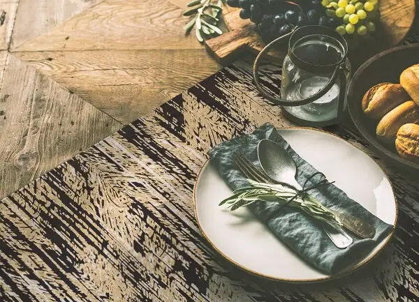 Vinilinis kilimas Geltonos retro juostelės