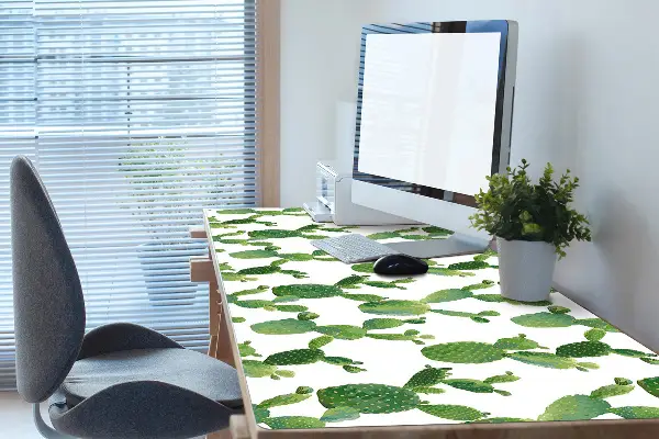 Patiesalas ant stalo Dažyti kaktusai
