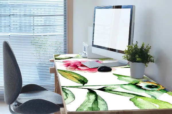 Patiesalas ant darbo stalo Pavasario gėlės