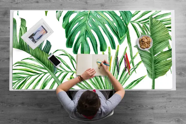 Patiesalas ant darbo stalo Palmė ir Monstera