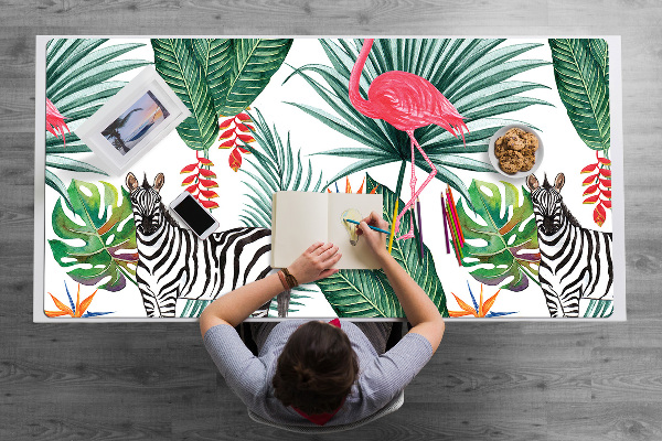 Patiesalas ant darbo stalo Flamingas ir zebras