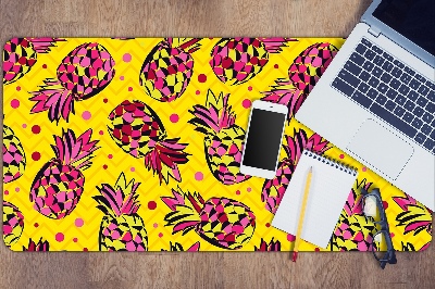 Patiesalas ant darbo stalo Rožiniai ananasai