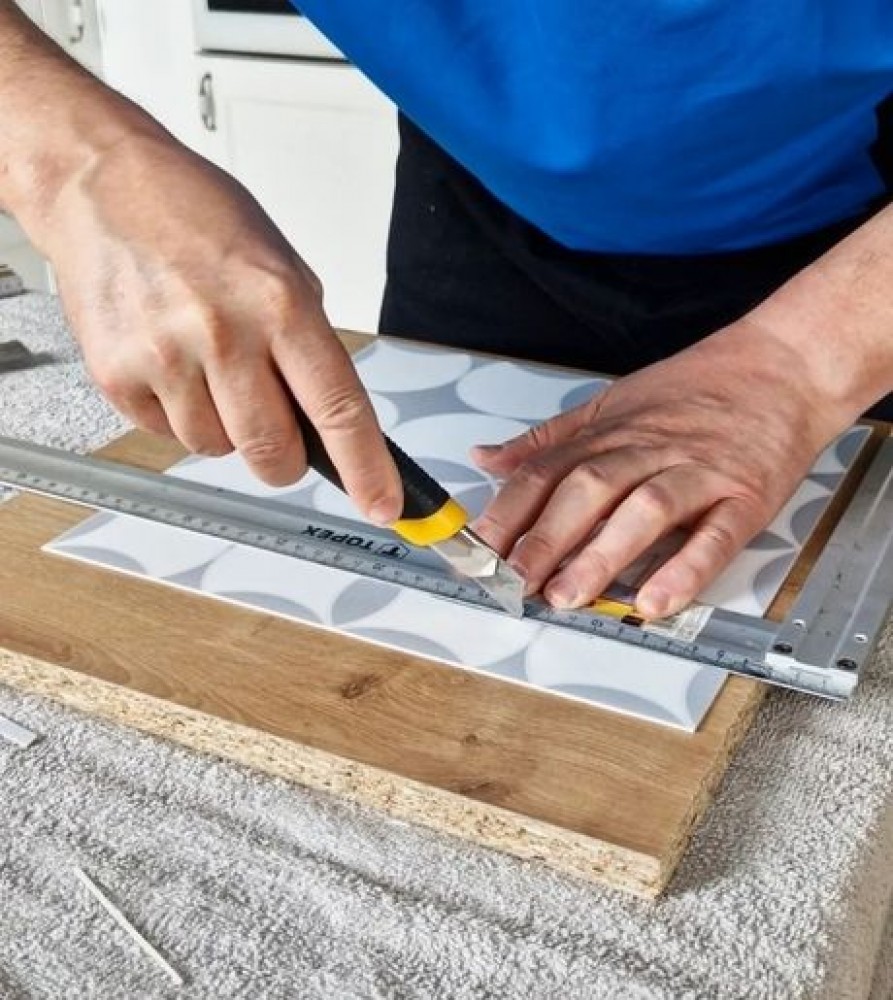 Lipniųjų vinilinių plytelių montavimas